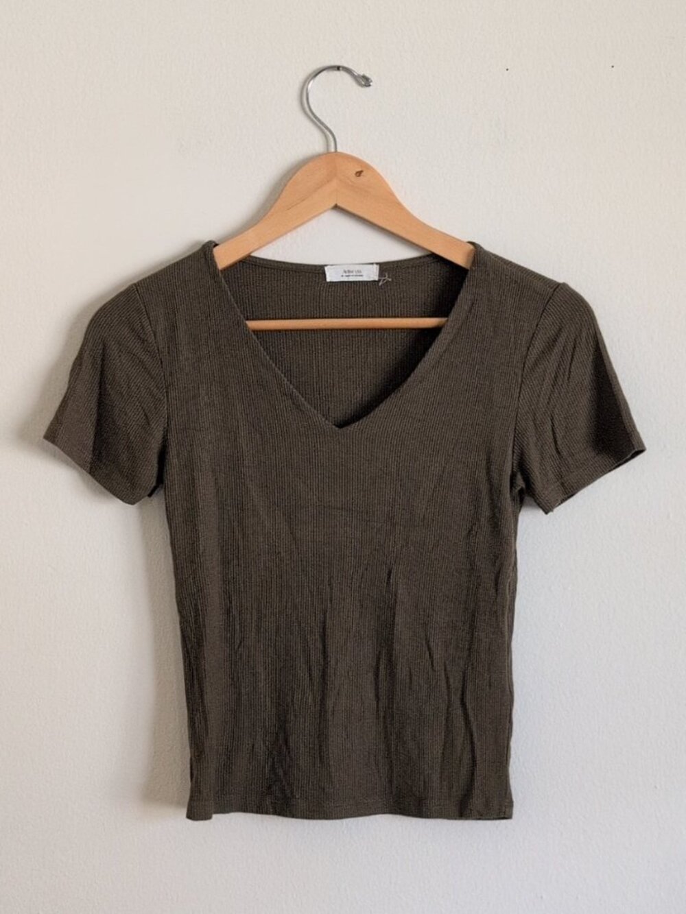 Active Basic USA Olive Green Ribbed V-Neck Short Sleeve Fitted Tee